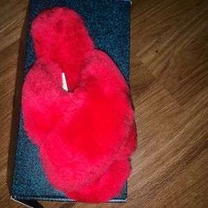 EMU Australia Mayberry Slippers in Fuchsia- Size 9